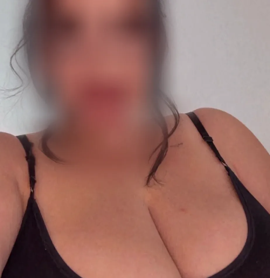 Aisha, 24
