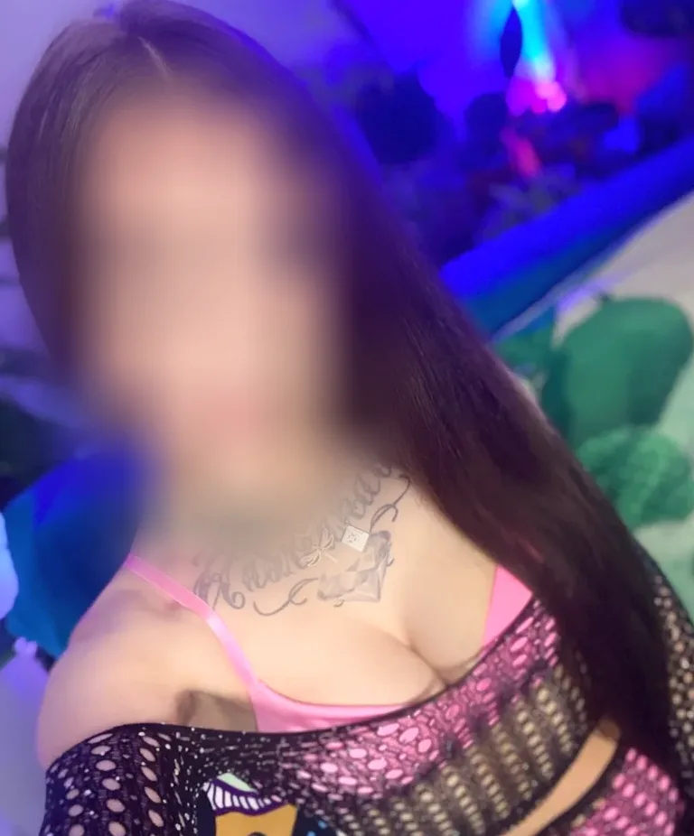 Julia, 29